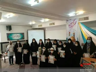 دختران نمونه نهاوند با حضور خادمین رضوی تجلیل شدند