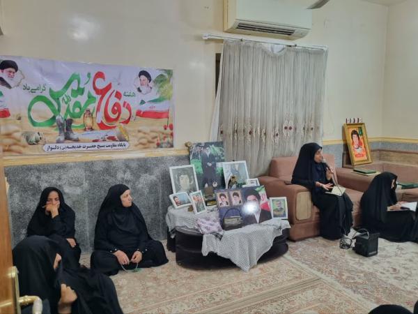 برگزاری «یادواره خانگی» در منزل شهید محمد جمادی برگزاری «یادواره خانگی» در منزل شهید محمد جمادی