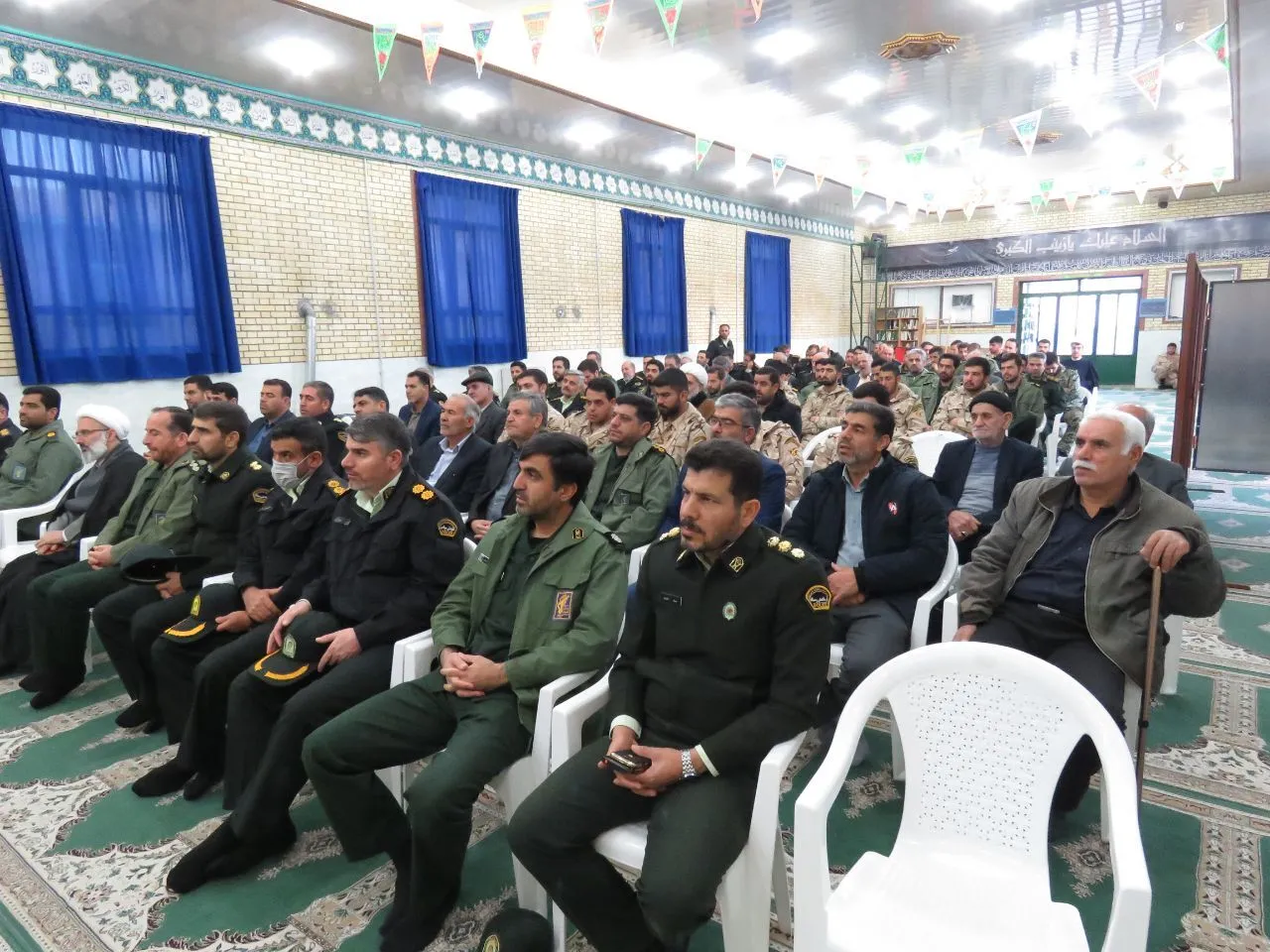 حجت الاسلام کرامتی امام جمعه شهرستان گلپایگان در تشریح حماسه نهم دی گفت عده ای در حمایت استکبار جهانی در تلاش هستند حماسه نهم دی به فراموشی سپرده شود
