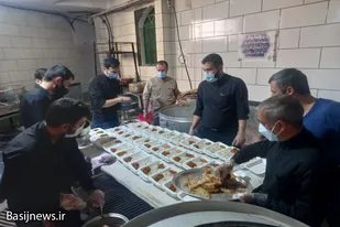 توزیع غذای گرم به همت جمعیت دانشجویی امام حسن(ع) همدان
