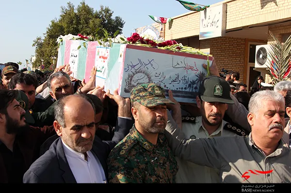 استقبال از پیکر سه شهید گمنام در بندر بوشهر