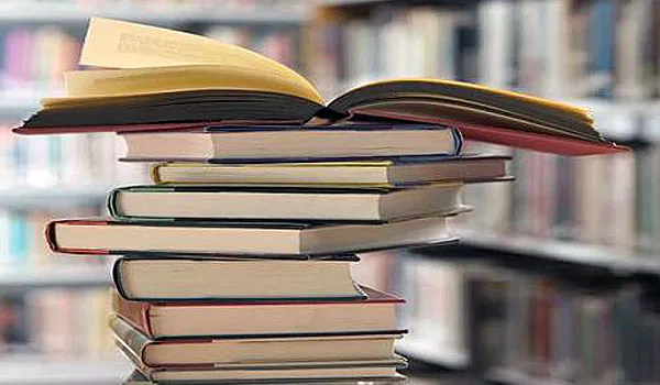 اهداء 12 هزار جلد کتاب به کتابخانه شهید اشرفی اصفهانی در کبودراهنگ