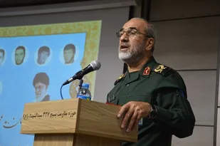 فروپاشی  آمریکا تا سال 2030 براساس پیش بینی اندیشکده های آمریکایی /  دشمنان از نام بسیج بسیار وحشت دارند