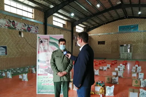 توزیع ۱۰۰ بسته کمک مومنانه و ۴۰۰۰ ماسک توسط حوزه مقاومت بسیج کربلا