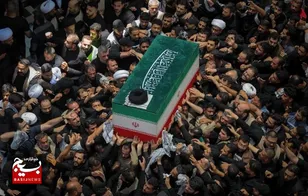 خون امام شهید، بیدارگر امت‌های آزادی‌خواه جهان است