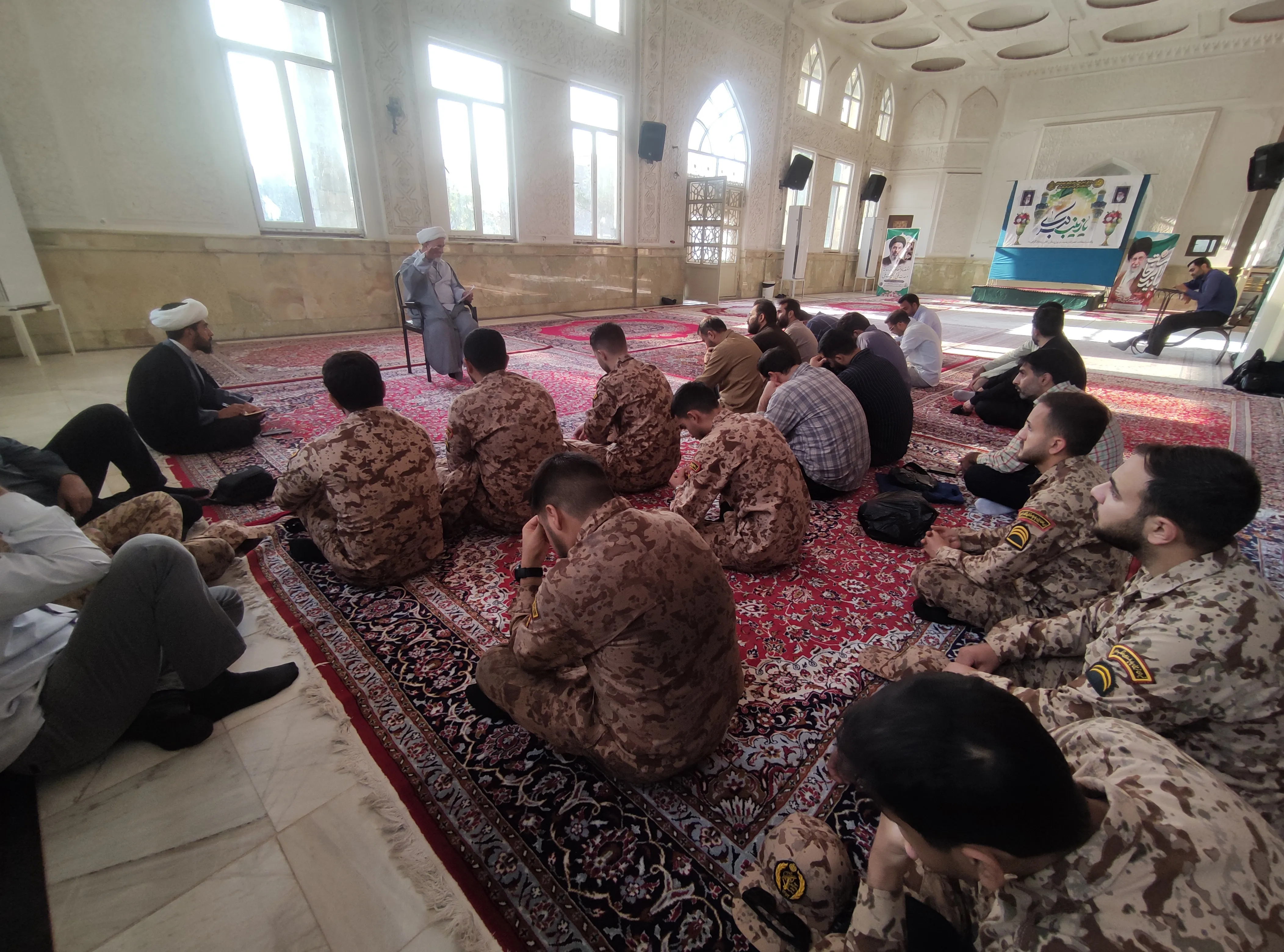 نور مبین