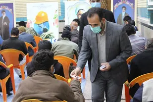 از اهدا بسته های معیشتی به کارگران فصلی تا توزیع هزار بسته معیشتی در شاهرود+ تصاویر