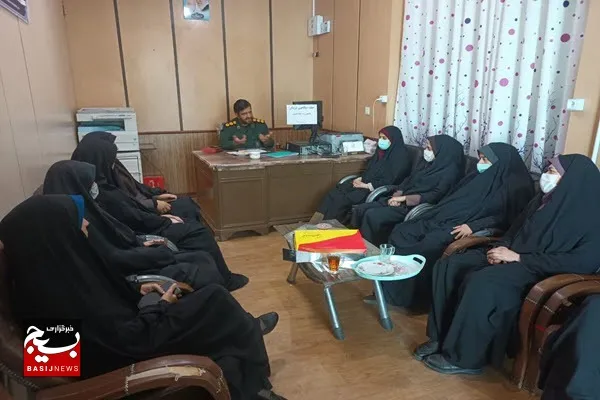 معرفت به معنی امام شناسی و به موقع عمل کردن است