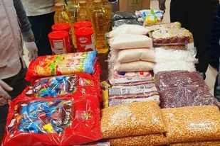 تهیه و توزیع ۱۱۰ بسته کمک معیشتی در مشهد