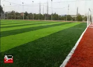 کمک خیّر زرندی برای توسعه فضای ورزشی