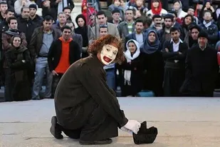 ۲ اثر از هنرمندان ایلامی به جشنواره تئاتر خیابانی رضوی راه یافت