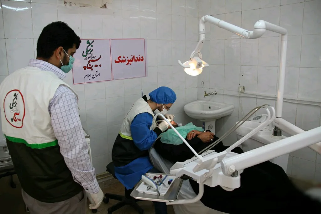 ارائه خدمات پزشکی سازمان بسیج جامعه پزشکی به زندانیان استان باهمکاری سپاه و دانشگاه علوم پزشکی