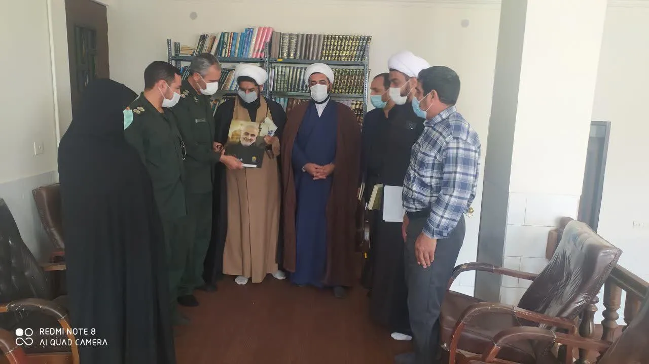 فرماندهی ومسئول دفتر نمایندگی ولی فقیه در سپاه زرند با امام جمعه یزدانشهردیدار نمودند