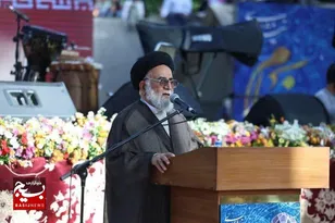 اقتدار ایران در جهان مرهون نقش سپاه پاسداران است
