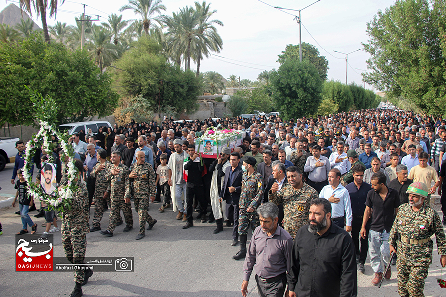 تشییع باشکوه پیکر شهید والامقام مهدی سلیمی در روستای رودفاریاب دشتستان تشییع باشکوه پیکر شهید والامقام مهدی سلیمی در روستای رودفاریاب دشتستان