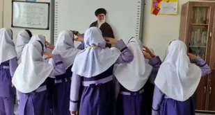 کلیپ دانش آموزان شاهرودی در پویش لبیک یا خامنه&zwnj;ای
