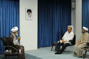 راه شیعه انگلیسی در تقابل با جریان مقاومت است