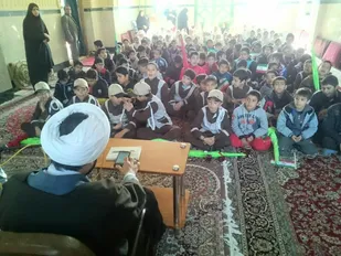 راهپیمایی دانش آموزان بسیجی روستای دیزج به مناسبت دهه مبارک فجر
