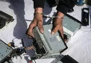 دستگیری سارق لوازم داخل خودرو با اعتراف به 10 فقره سرقت