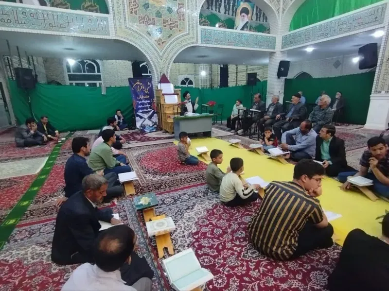 برگزاری محفل انس با قران کریم باحضور نماینده ولی فقیه و امام جمعه شهرستان کاشان