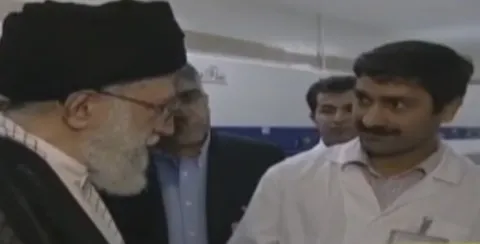 فیلم/سوال رهبر انقلاب در مورد سلول های بنیادی در موسسه رویان