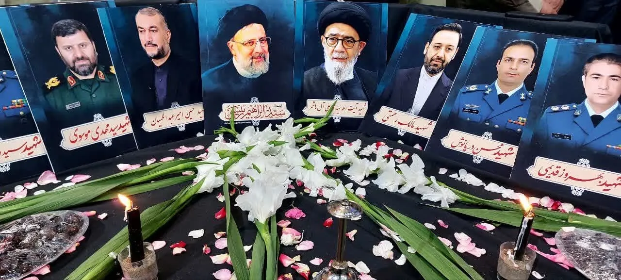 مردم در محله‌های تهران عزادار رئیس جمهور شهیدشان بودند + عکس