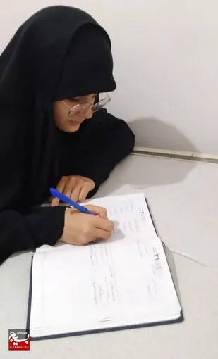 مثبت سوژه /
شاعر نوجوان کرمانی که به عشق حاج قاسم شاعر شد