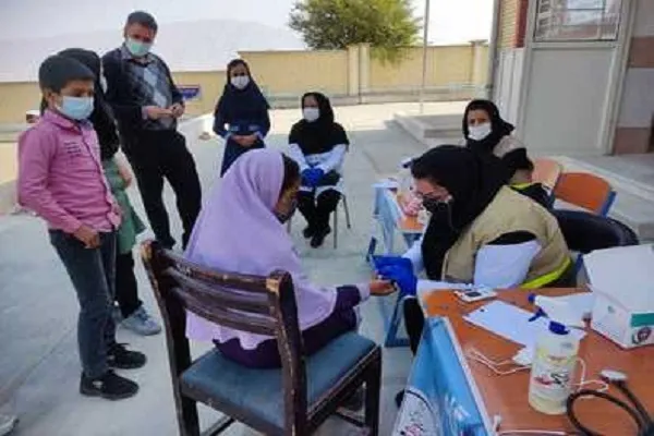 گروه جهادی سفیران سلامت به روستای دولت آباد سیمکان اعزام شد