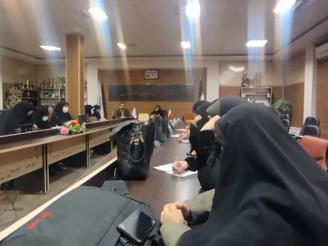 برگزاری دوره توانمند سازی مربیان   تربیتی در آموزش پرورش ناحیه یک  بهارستان