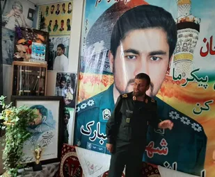 خانواده شهدا، لنگرگاه زمین و ستون انقلاب هستند