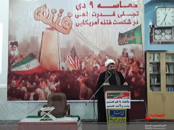 راه سربلندی و عبور از هرفتنه ای بصیرت و ولایت مداری امت اسلامی است