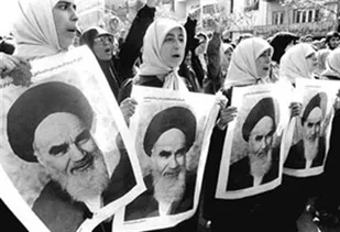 انحراف زنان از نقشه های دشمن در نابودی ارکان انقلاب اسلامی است