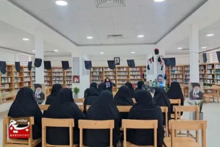 برگزاری نشست کتابخوانی به مناسبت ایام تشییع قائد شهید امت در صالح آباد