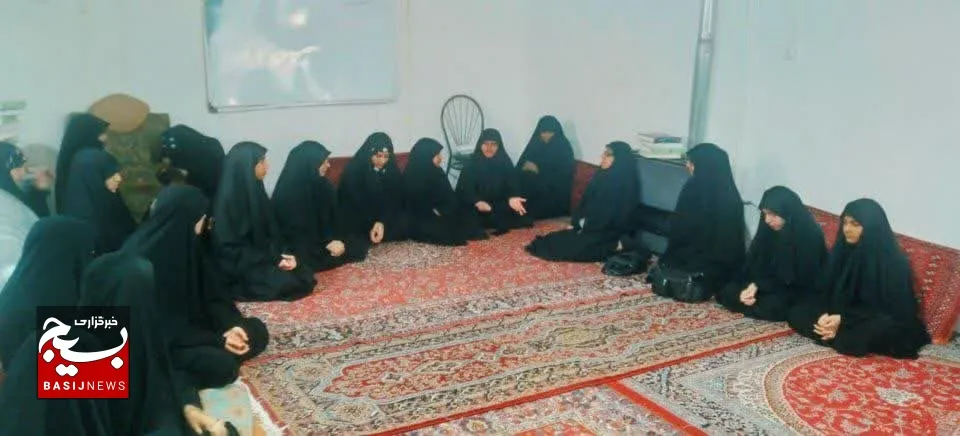 جوانان محله عسکریه آئین نوکری امام حسین را می‌آموزند