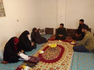تجلیل بسیج دانش آموزی استان از مادر شهیدان منصورزاده در روستای ده برآفتاب +( تصاویر)