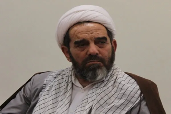 عمل مسئولین در جامعه بسیار تأثیرگذار است
