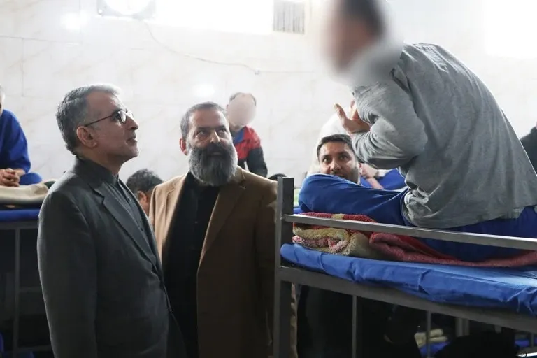 معتادان   شهرستان قدس به صورت رایگان بیمه   میشوند