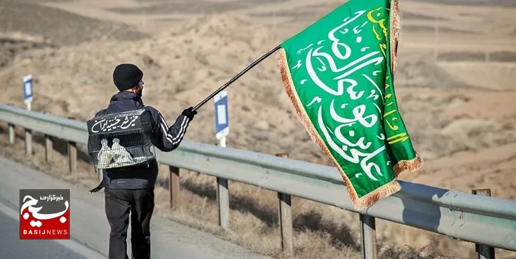 ورود ۴ هزار زائر پیاده به حرم مطهر رضوی در روز زیارتی امام رضا(ع)/ ۲۰۰ زائر عراقی وارد مشهد شدند