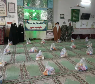 اهدا کمک مومنانه خواهران بسیجی کوی سازمانی شهید علیاری ارتش شاهرود