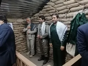 بازدید روایتگران پیشرفت از مجموعه بازنمایی عملیات کربلای ۵ در گهر پارک سیرجان+تصاویر