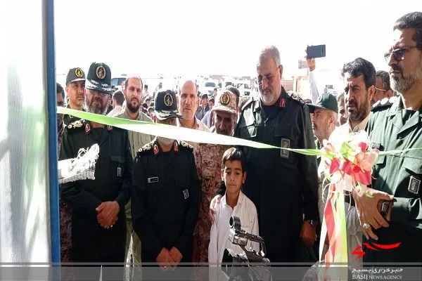 افتخار سپاه خدمتگزاری مردم و یاری رساندن به دولتها در امر مردم یاری، عمران و سازندگی است