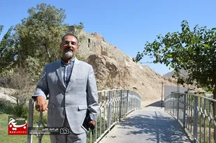 تنها یک برج از 30 برج تاریخی دژ رشکان در ری باقی مانده است/   قطعه ای از کتیبه دوم فتحعلیشاه آماده ثبت در میراث ملی ایران است