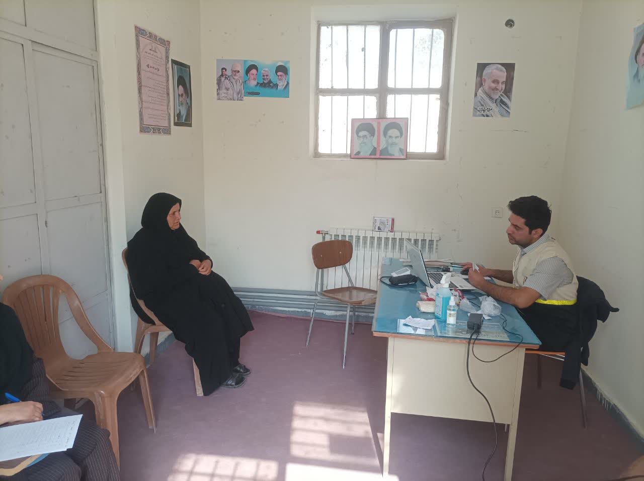 با حضور پزشکان و پرستاران مرکز آموزشی درمانی شهید باهنر؛ ارائه خدمات درمانی رایگان به ۲۵۰ نفر در گلباف و سیرچ