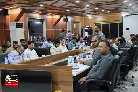 کارگاه آموزشی مسئولین روابط عمومی نواحی و خبرنگاران بسیج خوزستان با حضور مدیرعامل خبرگزاری بسیج