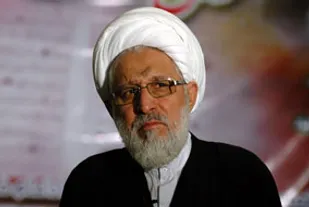 فارس می تواند روی پای خود بایستد/ ما درباره اصول خود معامله نمی کنیم