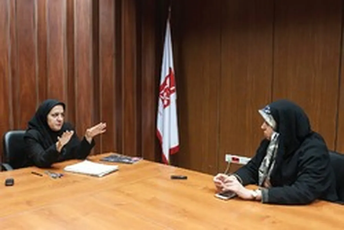 گفتگو با بانوی یهودی دین‌پژوه
باور برهنگی در تفکر برهنه و خالی جای می‌گیرد