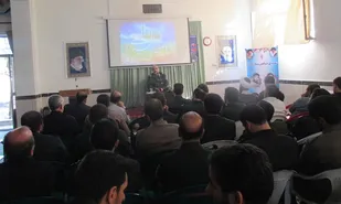 مرزبندی پررنگ در برابر دشمن از خصوصیات یک فرد انقلابی است