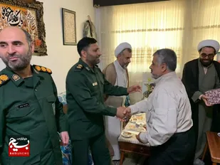 دیدارفرمانده سپاه میاندورود با خانواده شهیدمدافع حرم کمالی