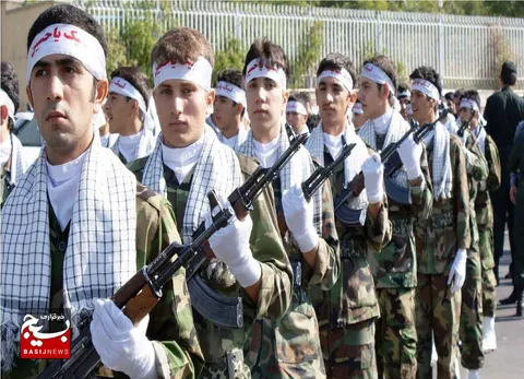 سروده شاعره شیرازی در رابطه با بسیج و بسیجی