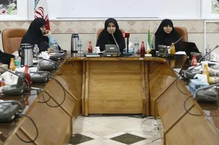 نشست مشترک اعضای فراکسیون زنان مجلس با نخبگان بسیجی استان ایلام